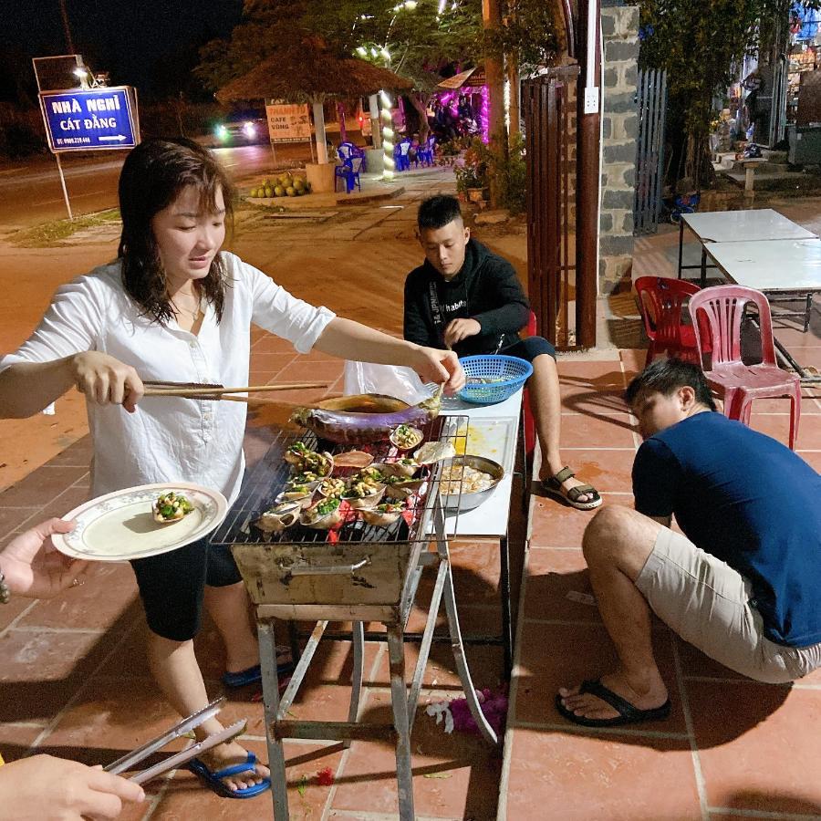 Nhà nghỉ Cát Đằng Hồ Tràm Hotel Exterior foto